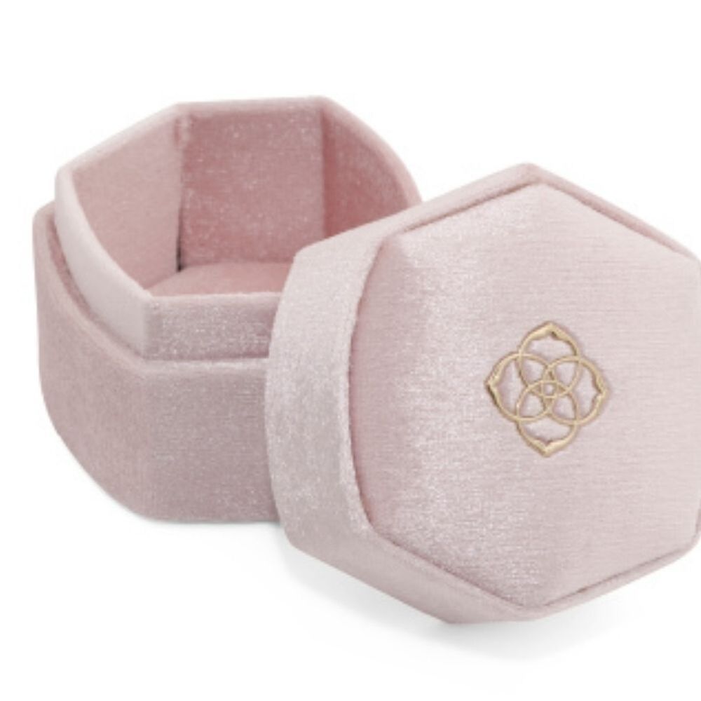 Kendra‎ Scott Davis Velvet Box- Blush